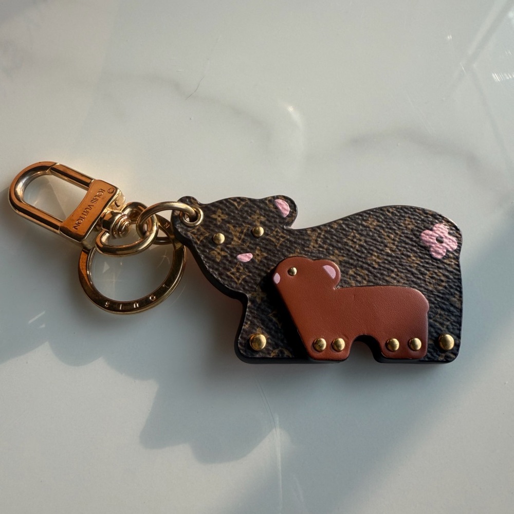 LOUIS VUITTON MOMMY AND BABY BEAR BAG CHARM AND KEY HOLDER